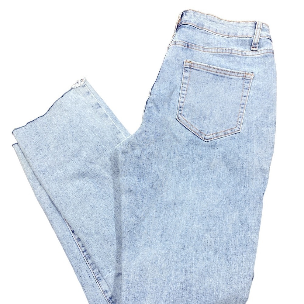Distressed jeans size medium